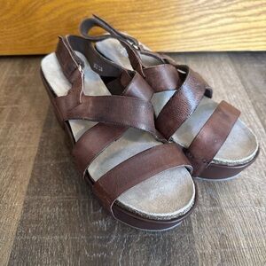 Antelope Brown Sandals with Supportive Sole